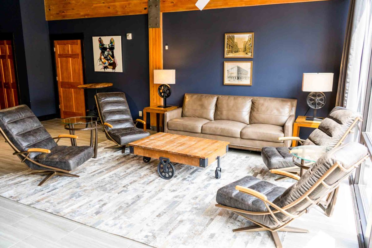 Furniture in groom's suite at A'BULAE